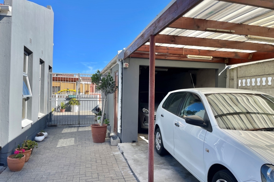 4 Bedroom Property for Sale in Strandfontein Western Cape